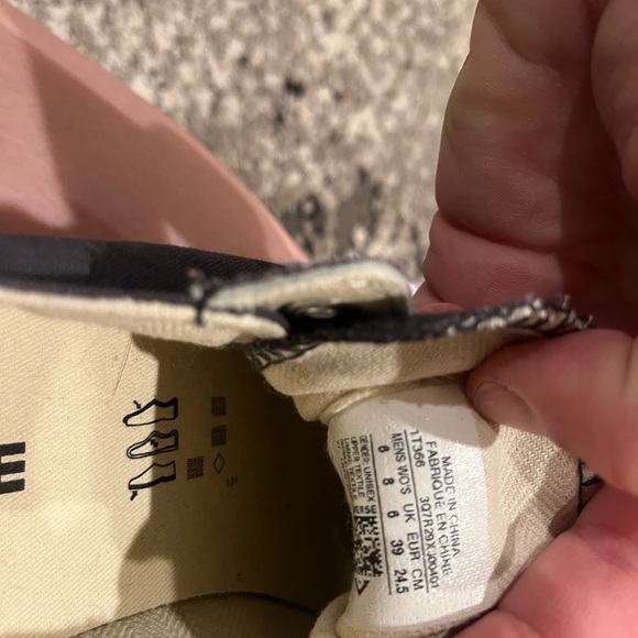 Converse Classic Canvas Slip on shoes - Picture 2 of 10